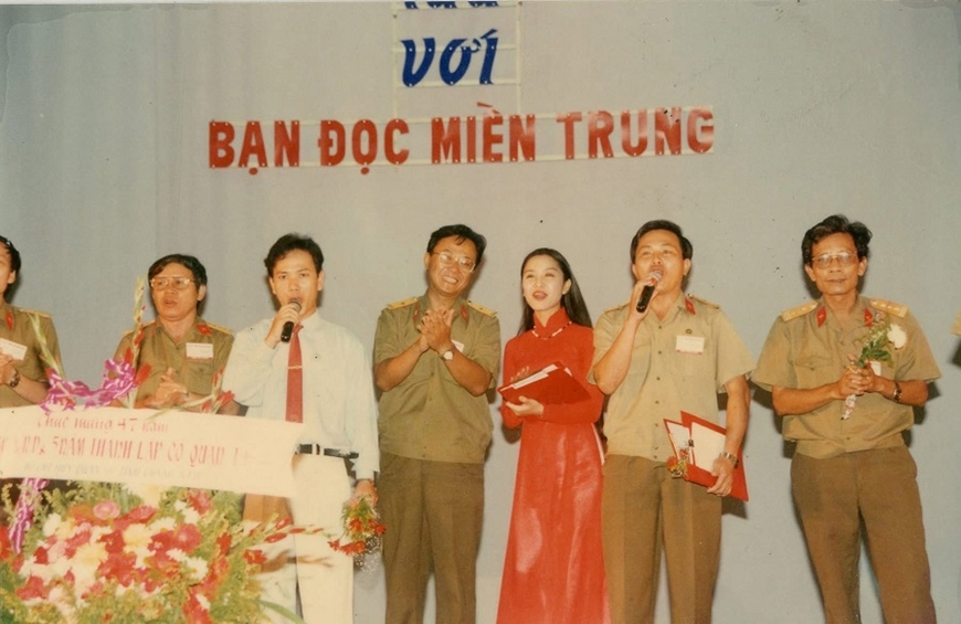 Khí chất nhà báo chiến sĩ tài hoa